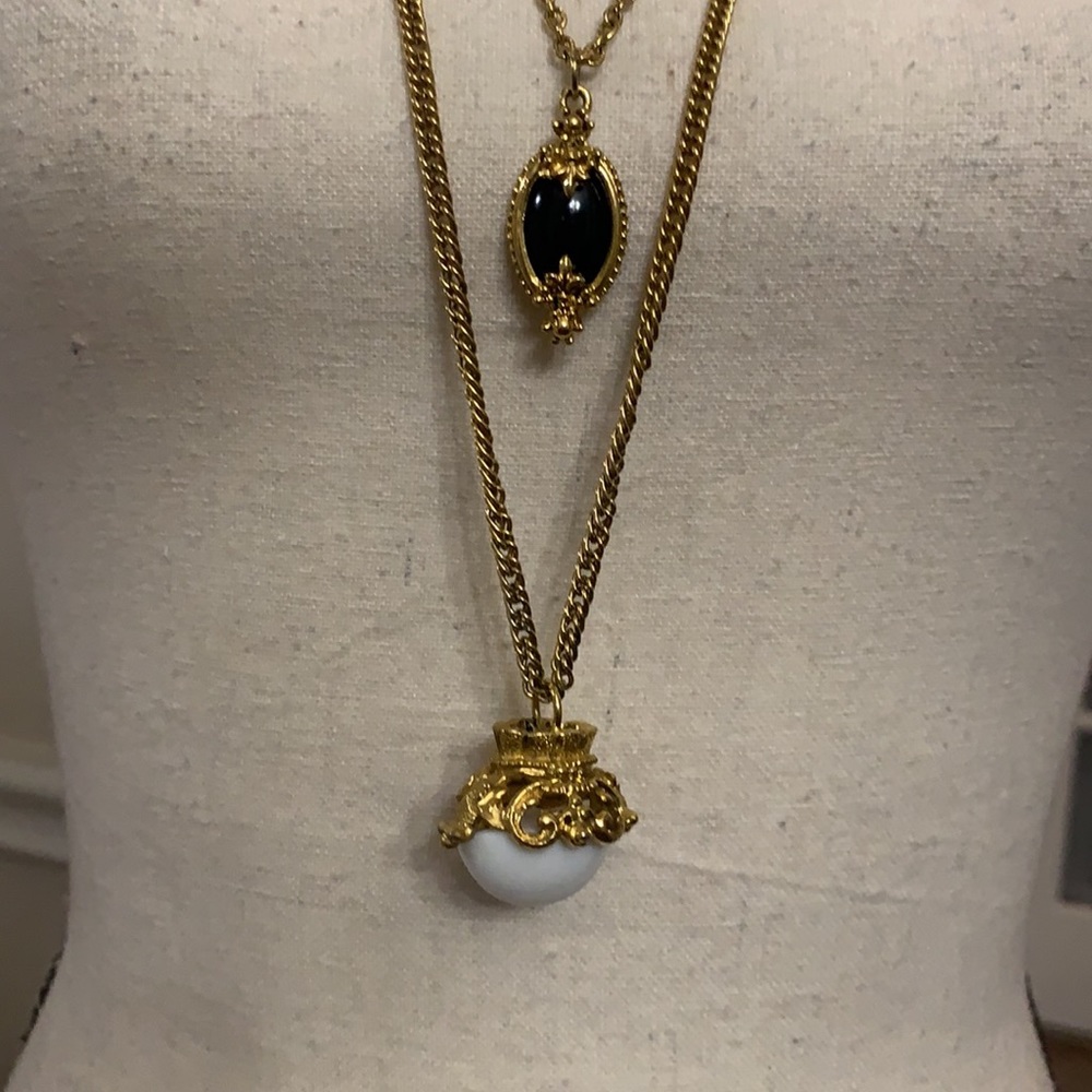 Vintage Double layer black & white egg pendant statement necklace
